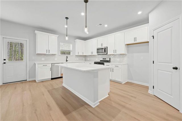 6099 Marigold Way, Atlanta, GA 30349