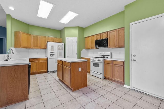 4805 Chrissie Drive, Pearland, TX 77584