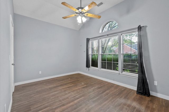 4805 Chrissie Drive, Pearland, TX 77584