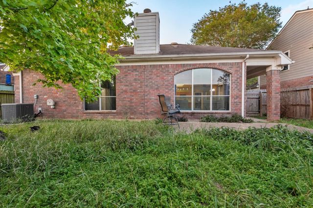 4805 Chrissie Drive, Pearland, TX 77584