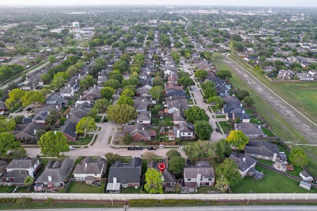 4805 Chrissie Drive, Pearland, TX 77584