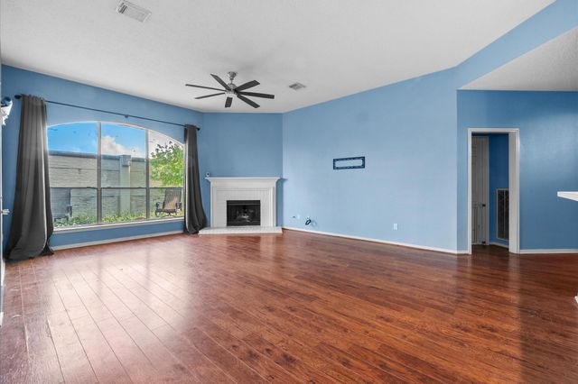 4805 Chrissie Drive, Pearland, TX 77584