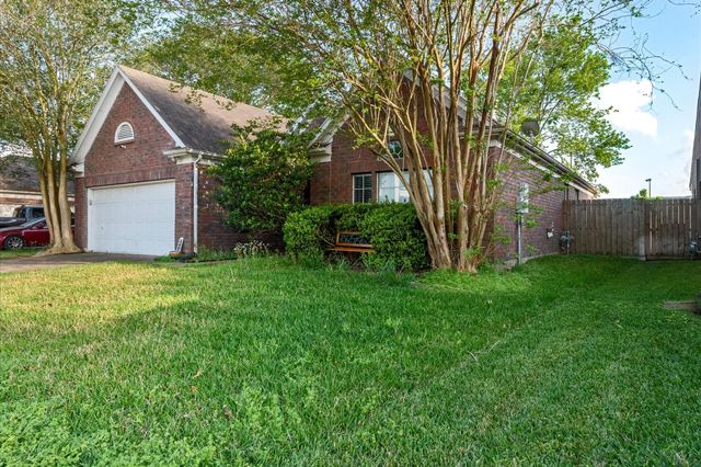 4805 Chrissie Drive, Pearland, TX 77584