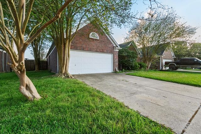 4805 Chrissie Drive, Pearland, TX 77584