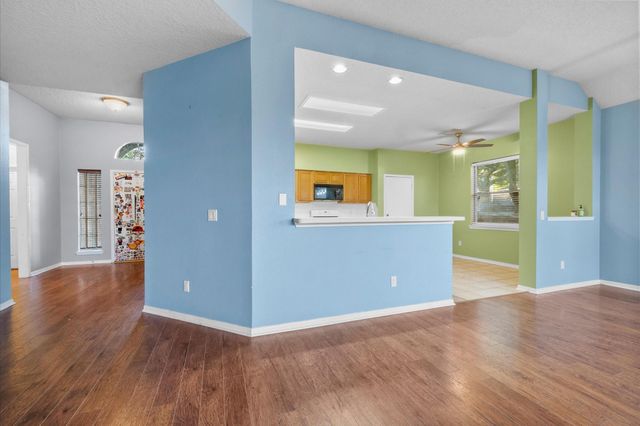 4805 Chrissie Drive, Pearland, TX 77584