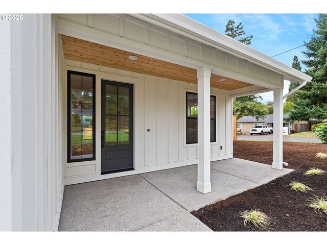 12760 Sw DOUGLAS St, Portland, OR 97225