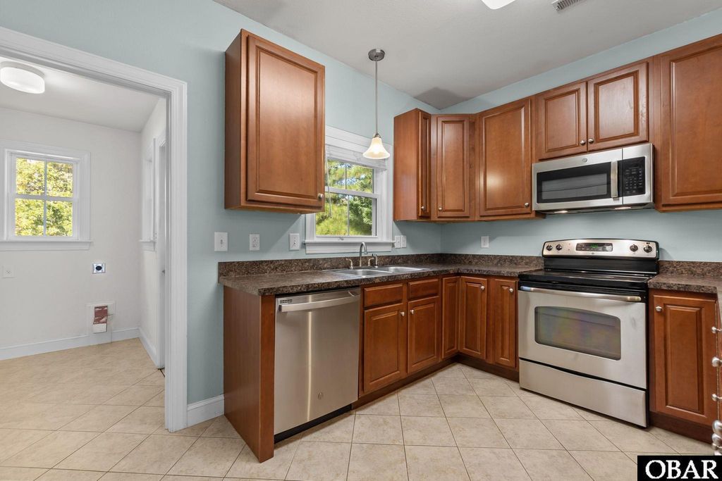 Image 9 of property listing at 601 Viccars Lane Lot 1, Manteo, NC 27954