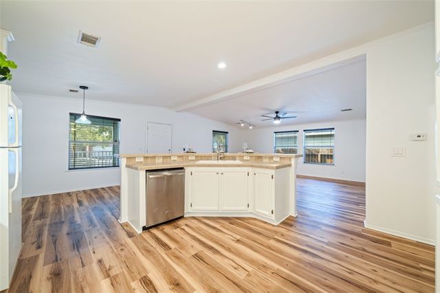 1514 Antoinette Dr, Corpus Christi, TX 78418