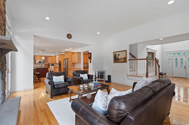 90 Meadow Glen Road, Northport, NY 11768