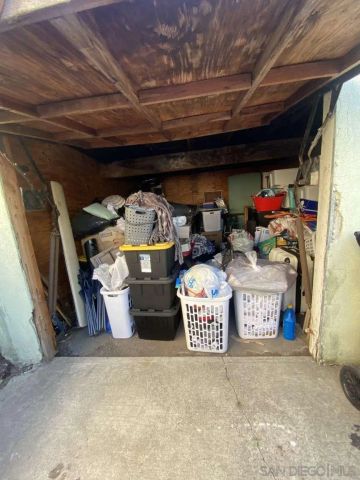 1202 E E 76Th St, Los Angeles, CA 90001