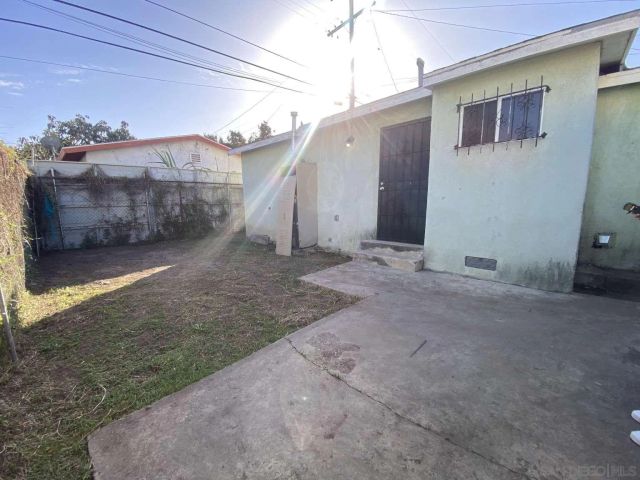 1202 E E 76Th St, Los Angeles, CA 90001