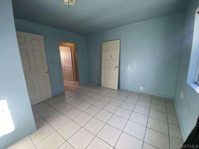 1202 E E 76Th St, Los Angeles, CA 90001