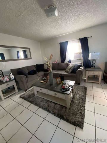 1202 E E 76Th St, Los Angeles, CA 90001