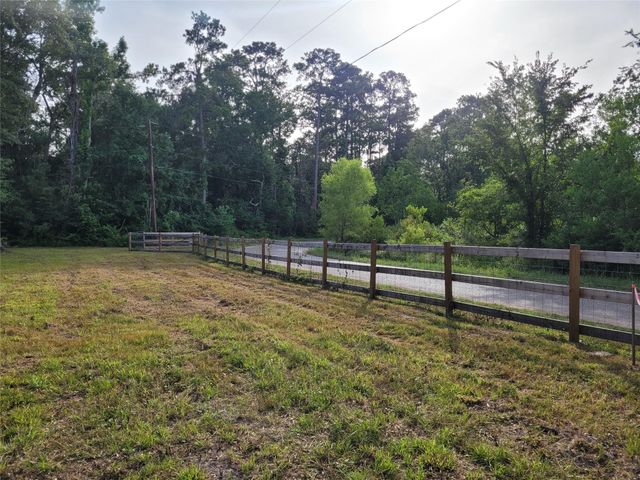 17038 Payne Rd, Conroe, TX 77302
