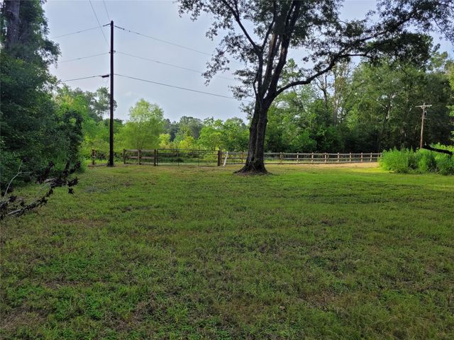 17038 Payne Rd, Conroe, TX 77302