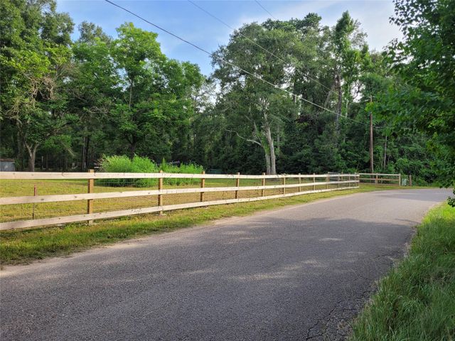 17038 Payne Rd, Conroe, TX 77302