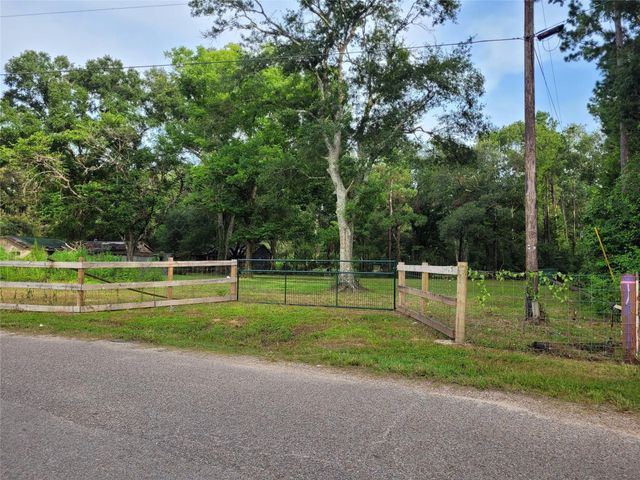 17038 Payne Rd, Conroe, TX 77302