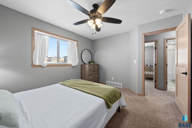 3228 N Yukon Ave Avenue, Sioux Falls, SD 57107