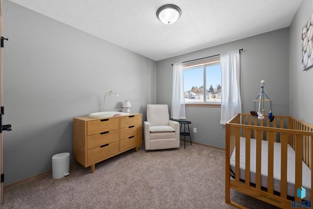 3228 N Yukon Ave Avenue, Sioux Falls, SD 57107