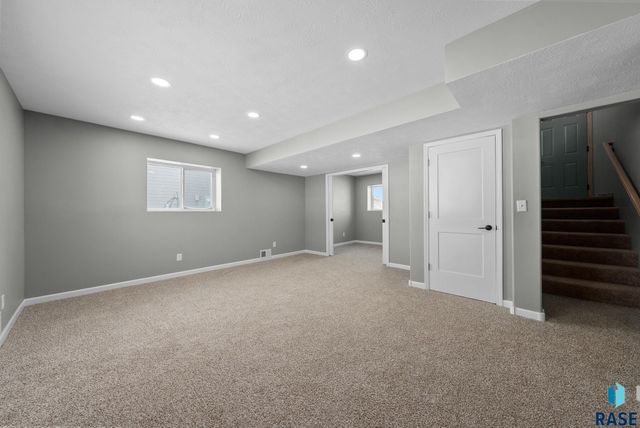 3228 N Yukon Ave Avenue, Sioux Falls, SD 57107