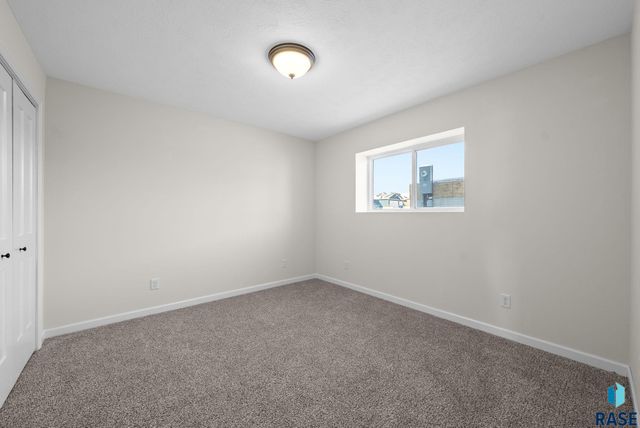 3228 N Yukon Ave Avenue, Sioux Falls, SD 57107