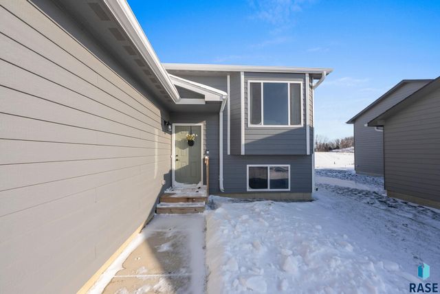 3228 N Yukon Ave Avenue, Sioux Falls, SD 57107