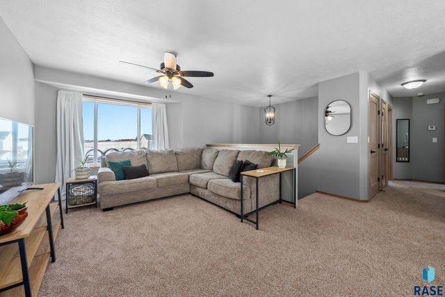 3228 N Yukon Ave Avenue, Sioux Falls, SD 57107