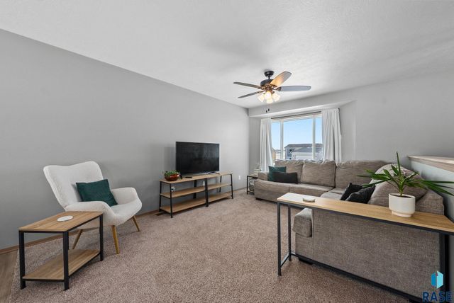 3228 N Yukon Ave Avenue, Sioux Falls, SD 57107