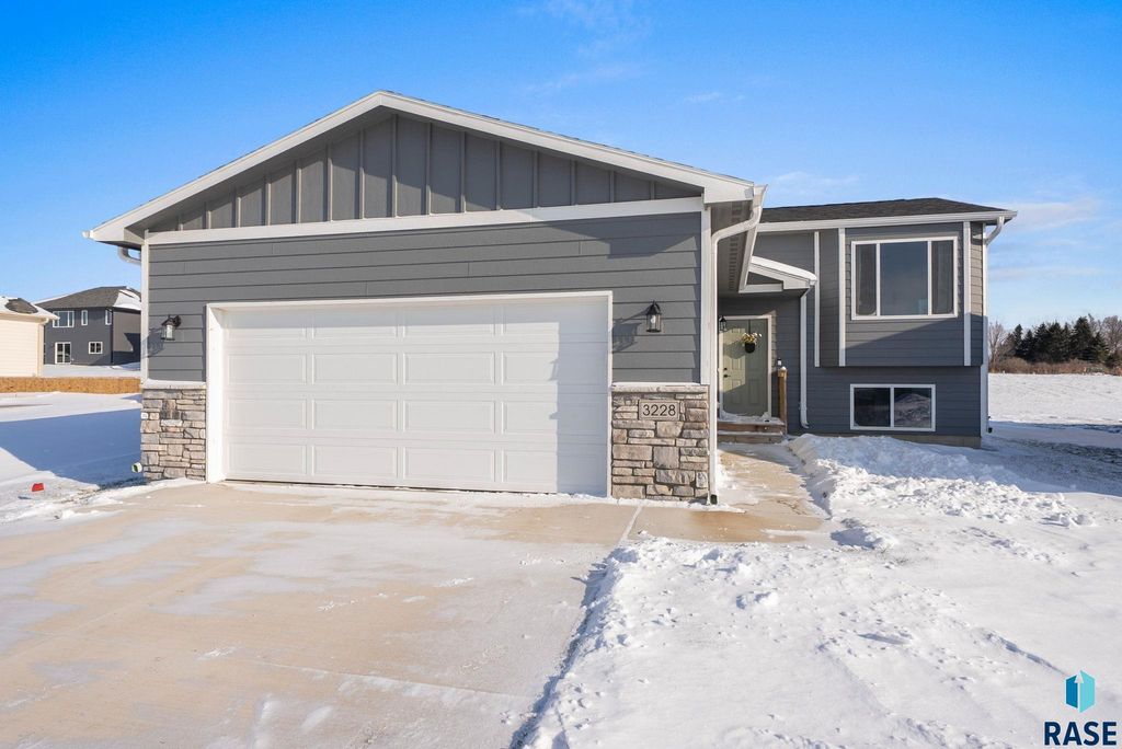 3228 N Yukon Ave Avenue, Sioux Falls, SD 57107