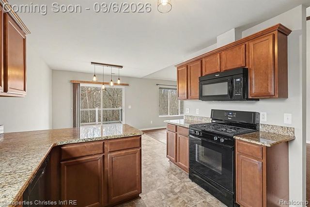 29424 Woodpark Circle, Warren, MI 48092