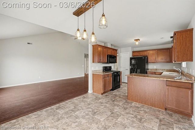 29424 Woodpark Circle, Warren, MI 48092