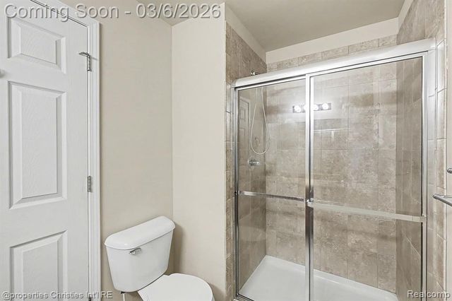 29424 Woodpark Circle, Warren, MI 48092