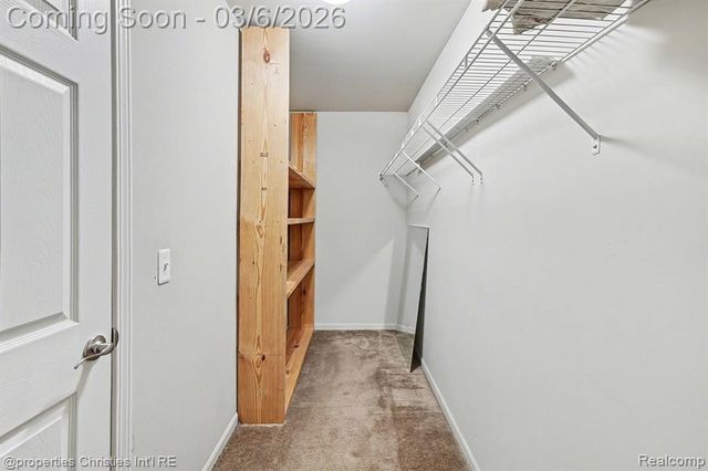 29424 Woodpark Circle, Warren, MI 48092