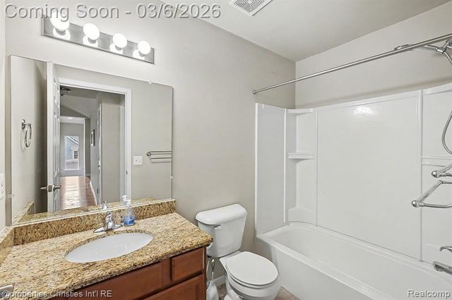 29424 Woodpark Circle, Warren, MI 48092