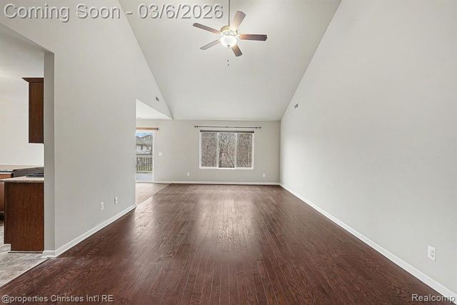 29424 Woodpark Circle, Warren, MI 48092