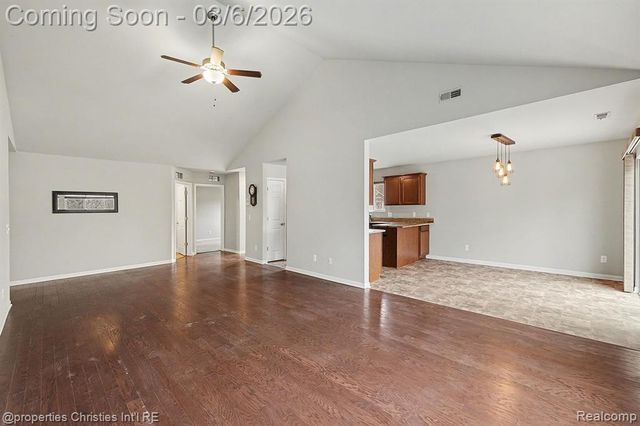 29424 Woodpark Circle, Warren, MI 48092