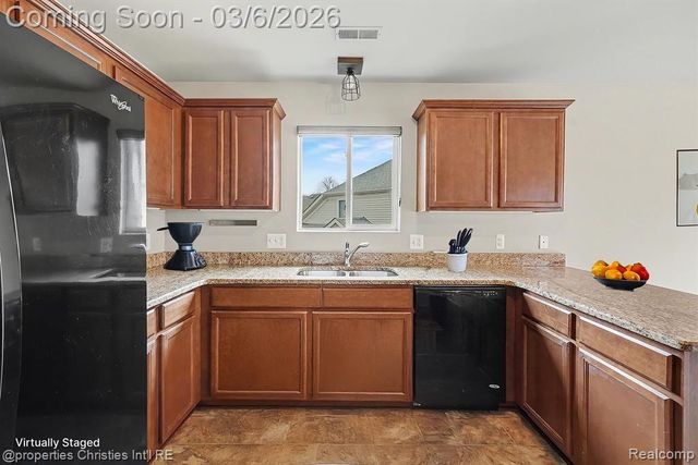 29424 Woodpark Circle, Warren, MI 48092