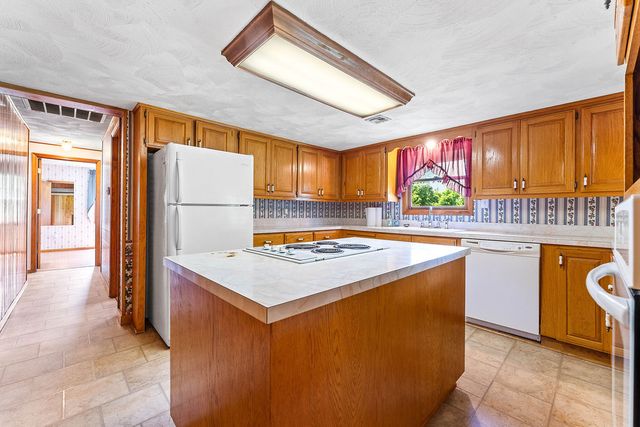 14077 Highway 72, Garfield, AR 72732
