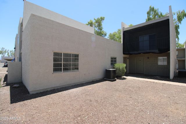 2807 E PARADISE Lane 102, Phoenix, AZ 85032