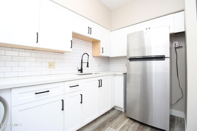 2807 E PARADISE Lane 102, Phoenix, AZ 85032