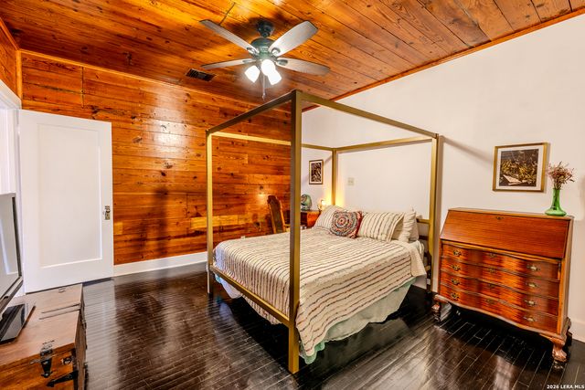 1819 W Woodlawn Ave, San Antonio, TX 78201