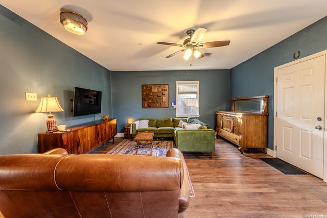 1819 W Woodlawn Ave, San Antonio, TX 78201