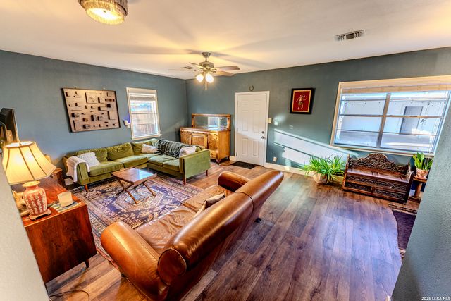 1819 W Woodlawn Ave, San Antonio, TX 78201