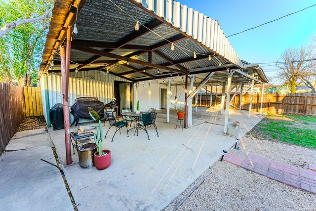 1819 W Woodlawn Ave, San Antonio, TX 78201