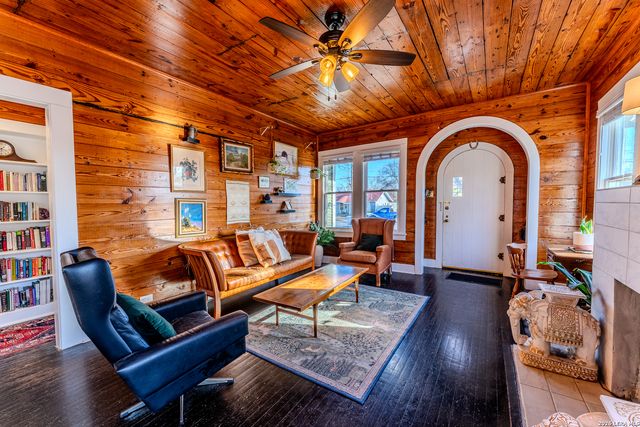 1819 W Woodlawn Ave, San Antonio, TX 78201