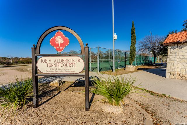 1819 W Woodlawn Ave, San Antonio, TX 78201