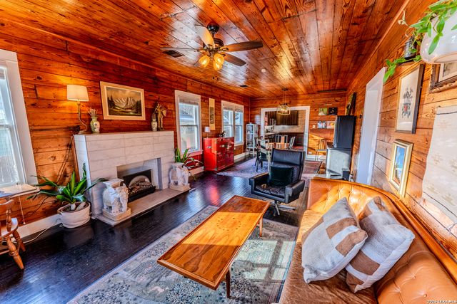 1819 W Woodlawn Ave, San Antonio, TX 78201