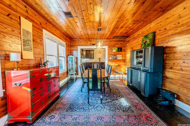 1819 W Woodlawn Ave, San Antonio, TX 78201