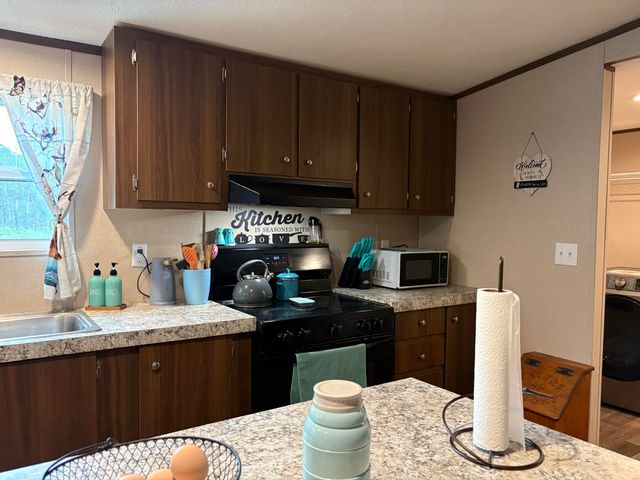 130 Zone Way, Cottageville, SC 29435