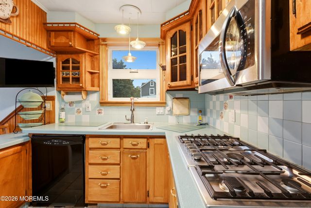 73 2nd Street, Keyport, NJ 07735